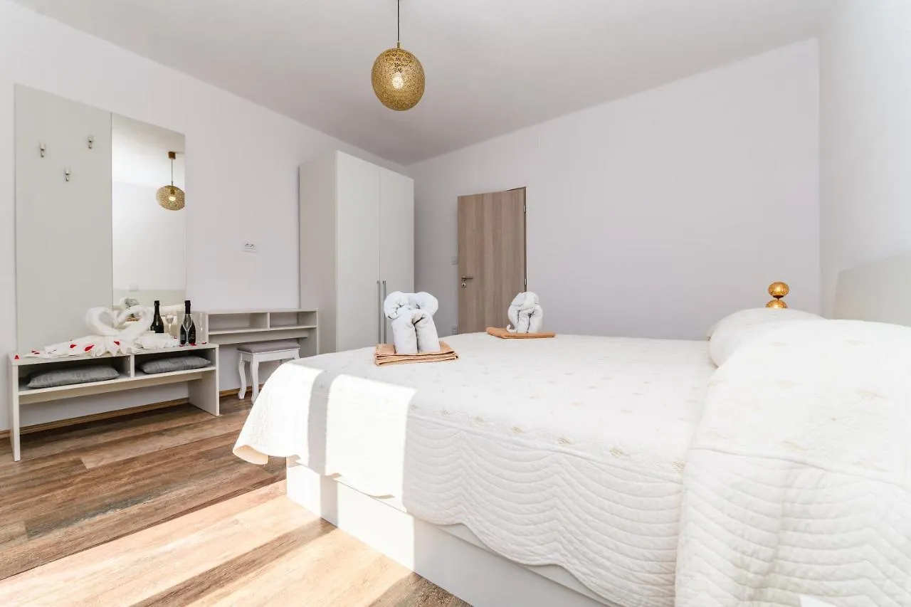 Apartman Paradiso Martinšćica 0*,  Kroatien